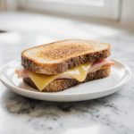 Heerlijke tosti gemaakt in de airfryer.